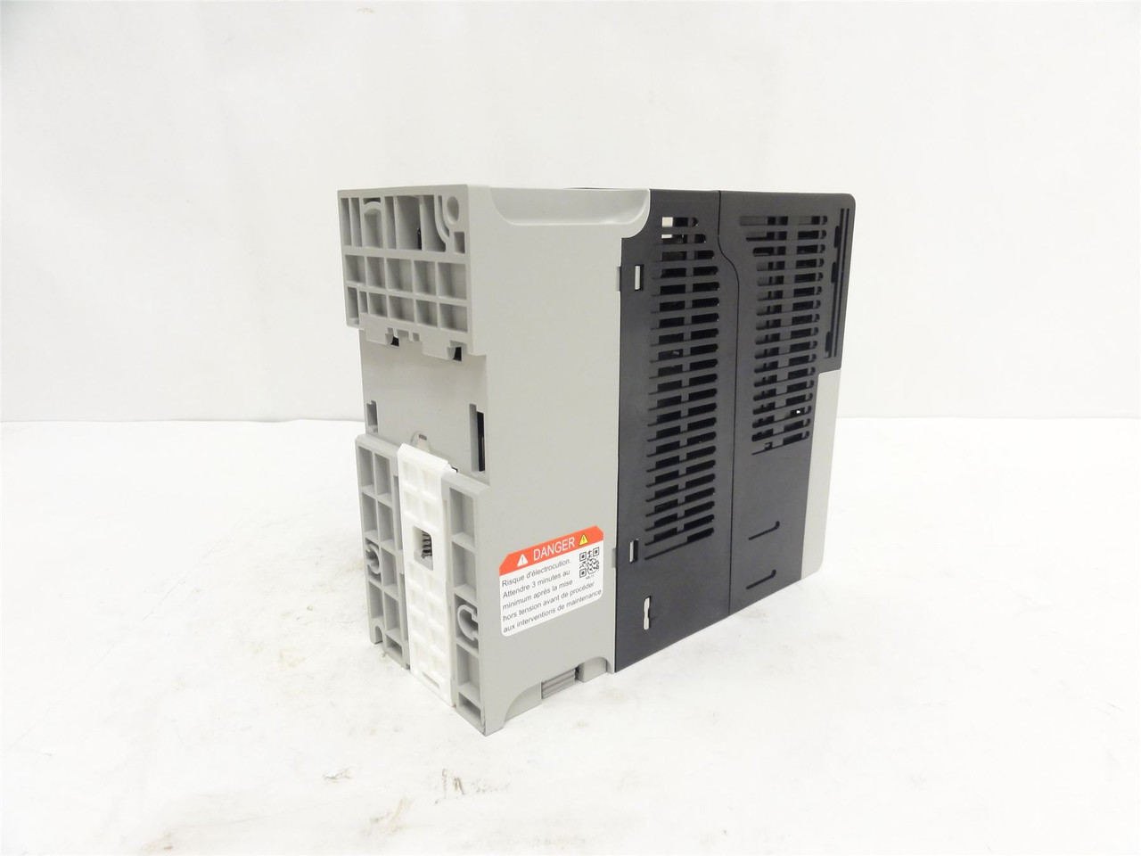 Allen-Bradley 25B-D6P0N104; AC Drive 3HP; 480VAC; 6A; 3-Phase