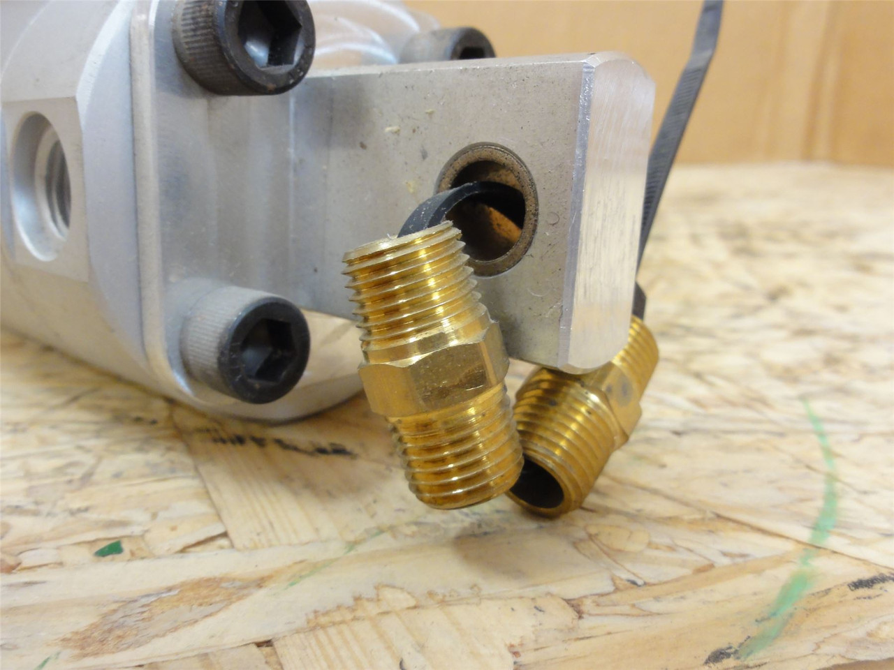 SMC NCG63-E1S001-1400; Air Cylinder; 63mmID x 1400mm Stroke