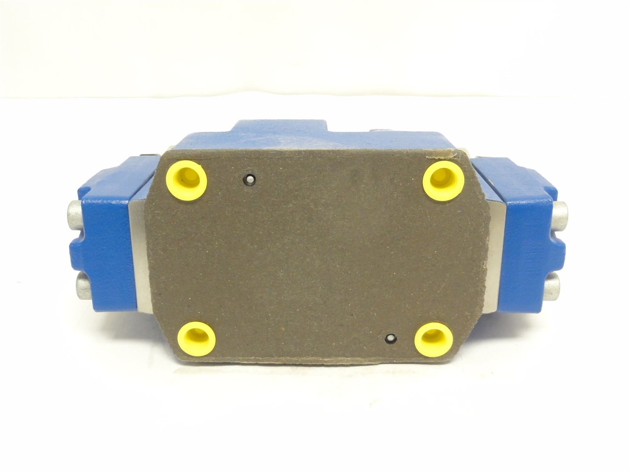 Rexroth R978023368; Directional Spool Valve; 24VDC