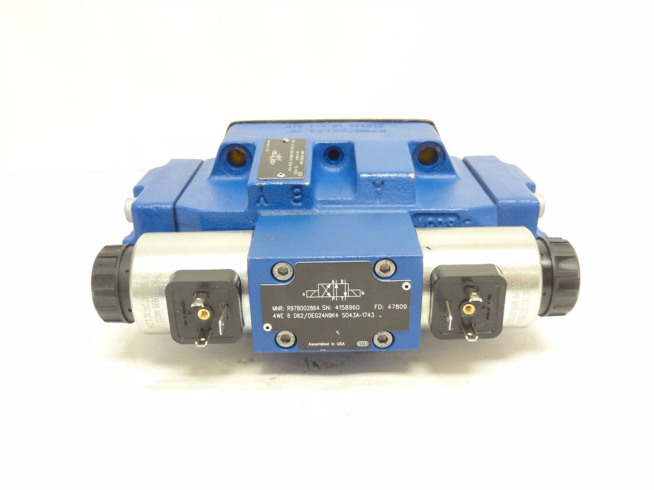 Rexroth R978023368; Directional Spool Valve; 24VDC