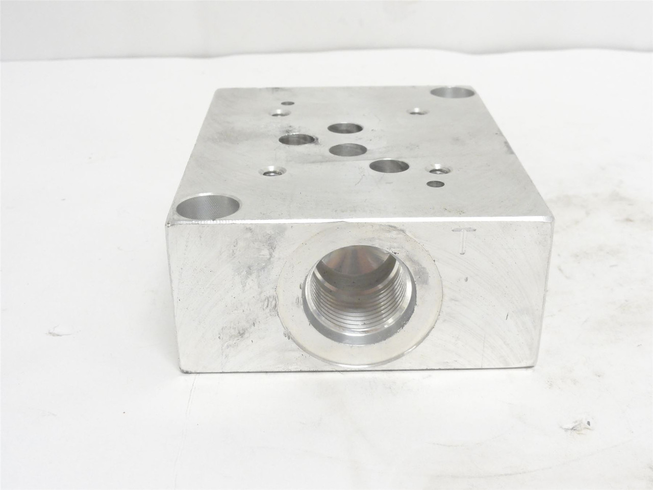 Daman AD05HSPS125; Sub-Plate #12 SAE Ports; 3000PSI; Side Port