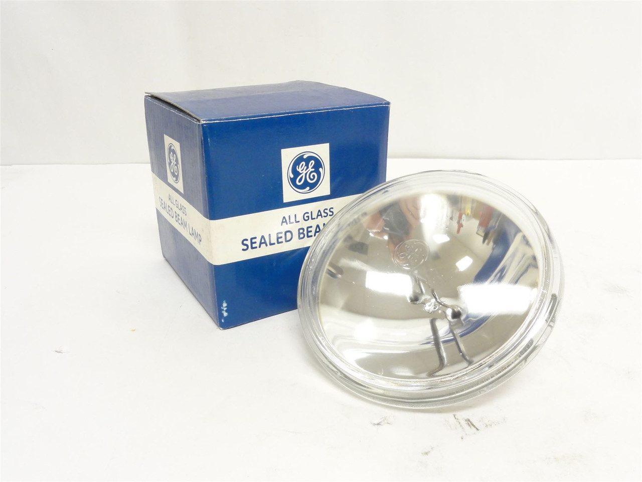 GE 4509; Sealed Beam Aircraft Landing/Taxi Light; Halogen