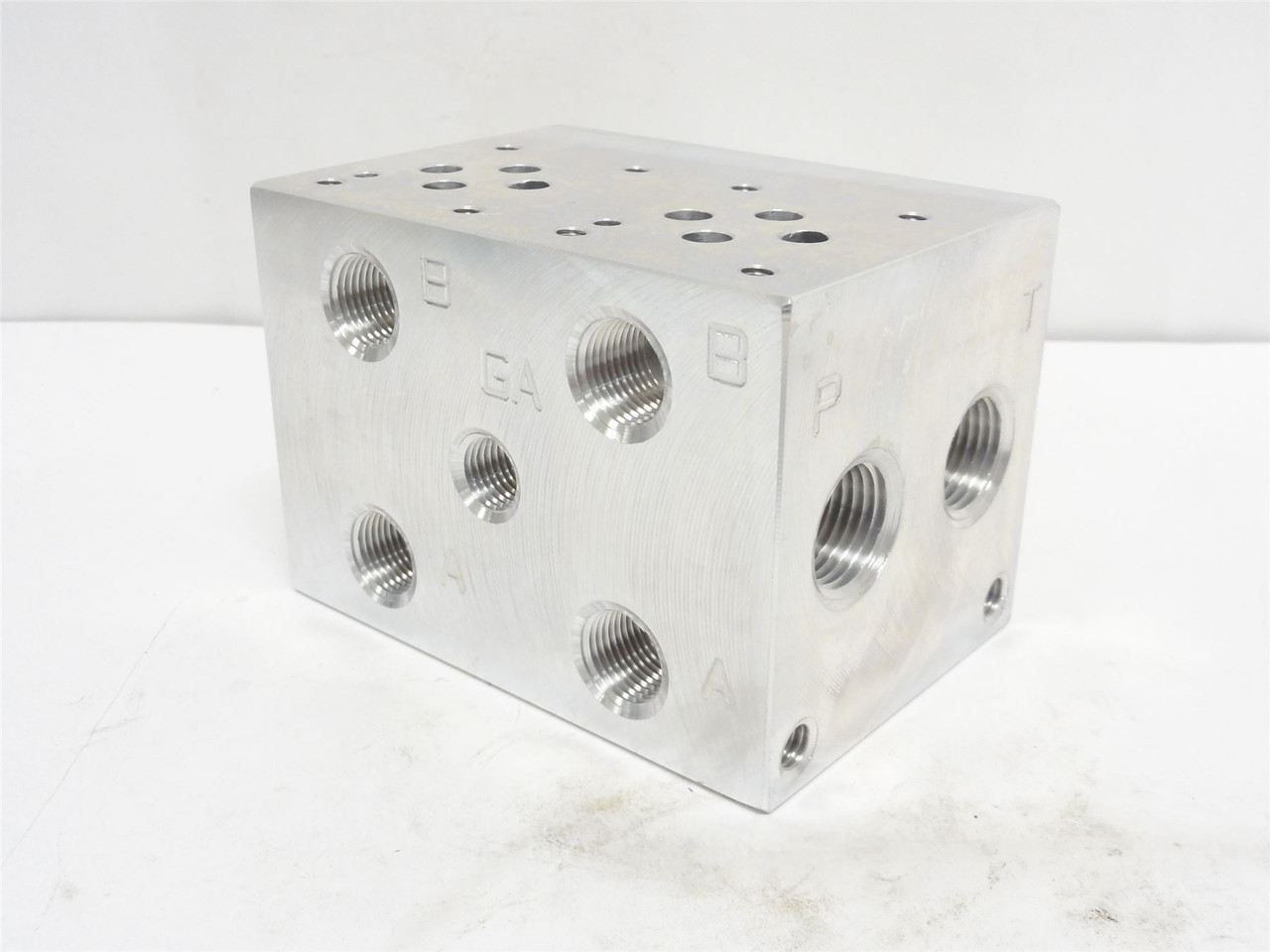 Daman AD03P022P; CETOP Manifold; 3000PSI; 1/2NPT; 2-Station