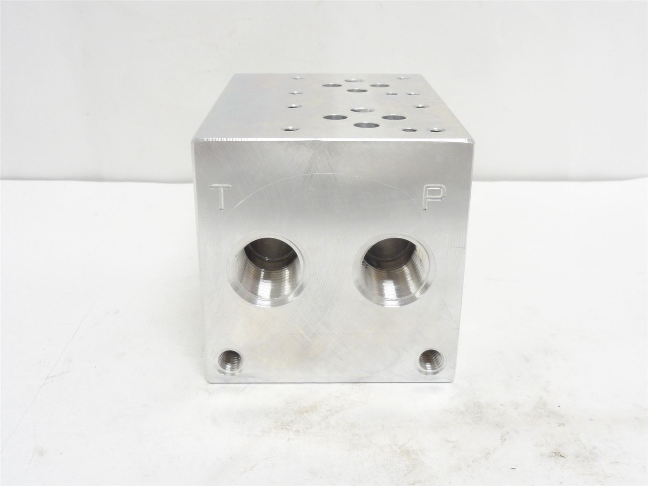 Daman AD03P022P; CETOP Manifold; 3000PSI; 1/2NPT; 2-Station