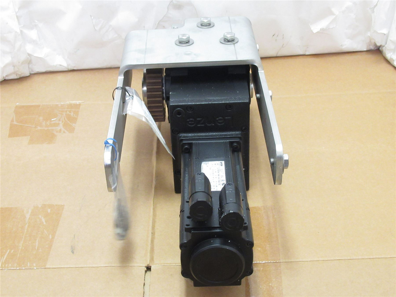 GEA 1000201652; Lenze Servo Drive W/ Gearbox