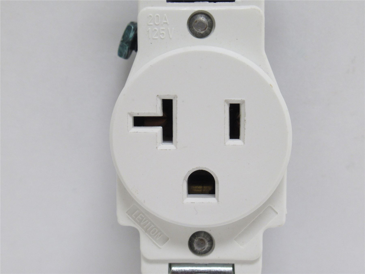 Leviton 5361-W; Receptacle; 15A; 125VAC; 2P; 3-Wire