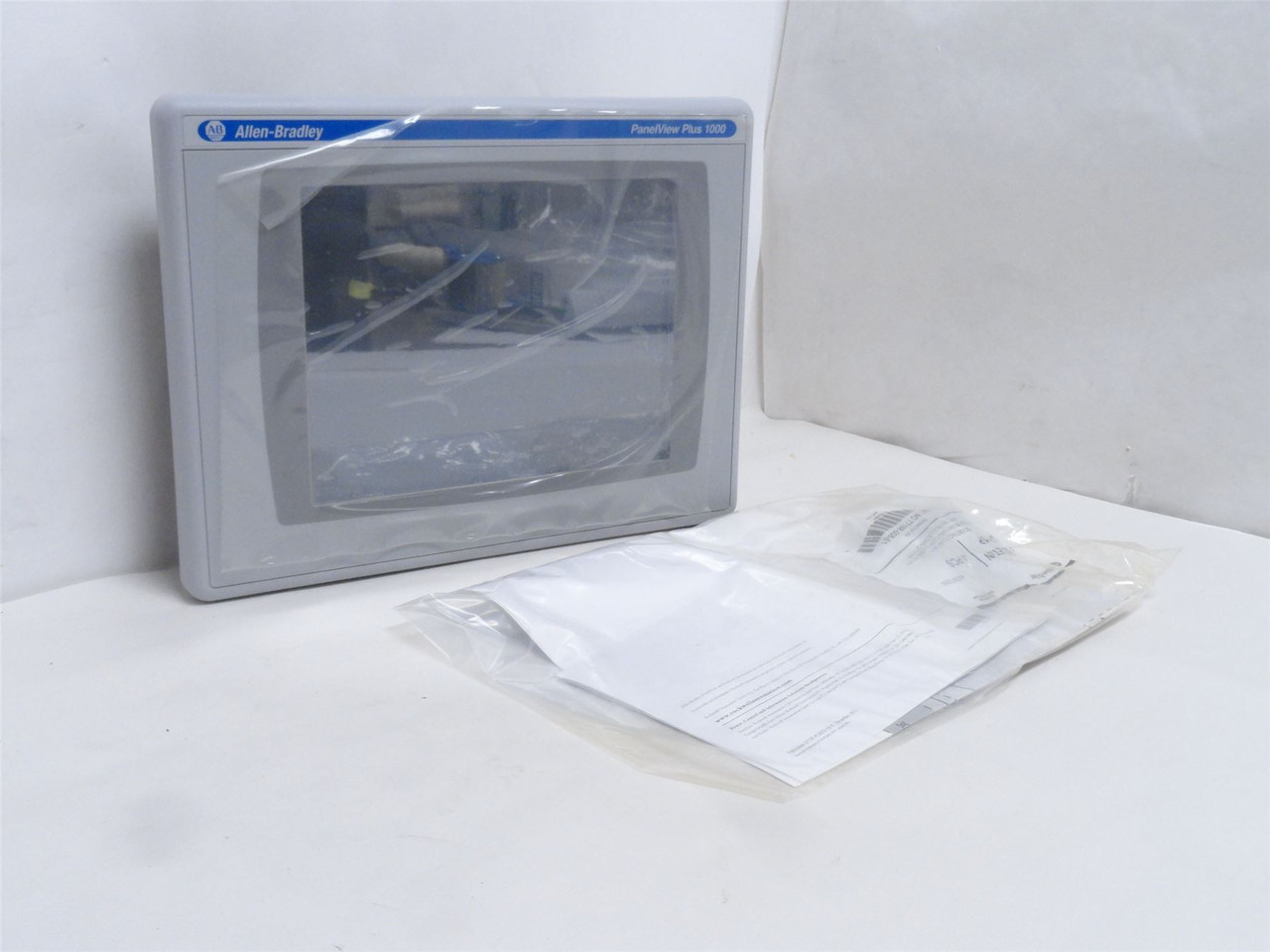 Allen-Bradley 2711P-T10C4A8; Color Touchscreen; 100-240VAC