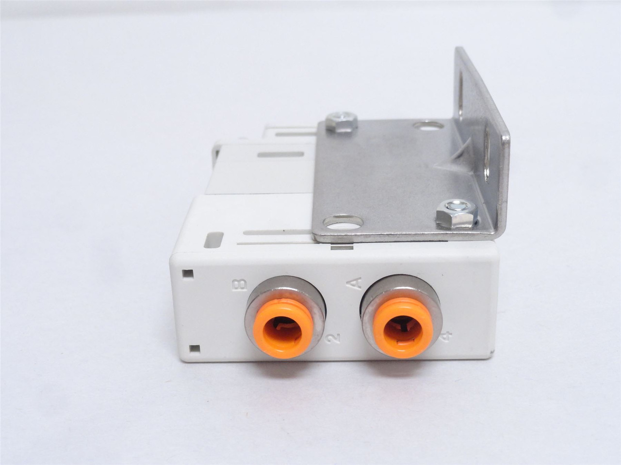 SMC VQ2000-FPG-N7N7-F; Check Block W/Mount Bracket; 1/4"PTC