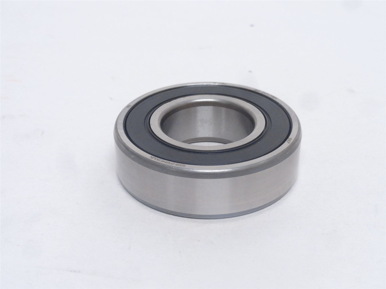 SKF 6205 2RSJEM; Ball Bearing; 25mmID x 52mmOD x 15mm Wide