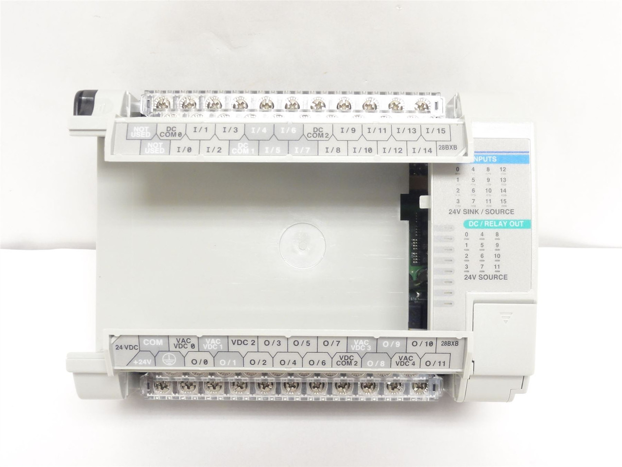 Allen-Bradley 1764-28BXB; MicroLogix Base; 24VDC; 16 Input