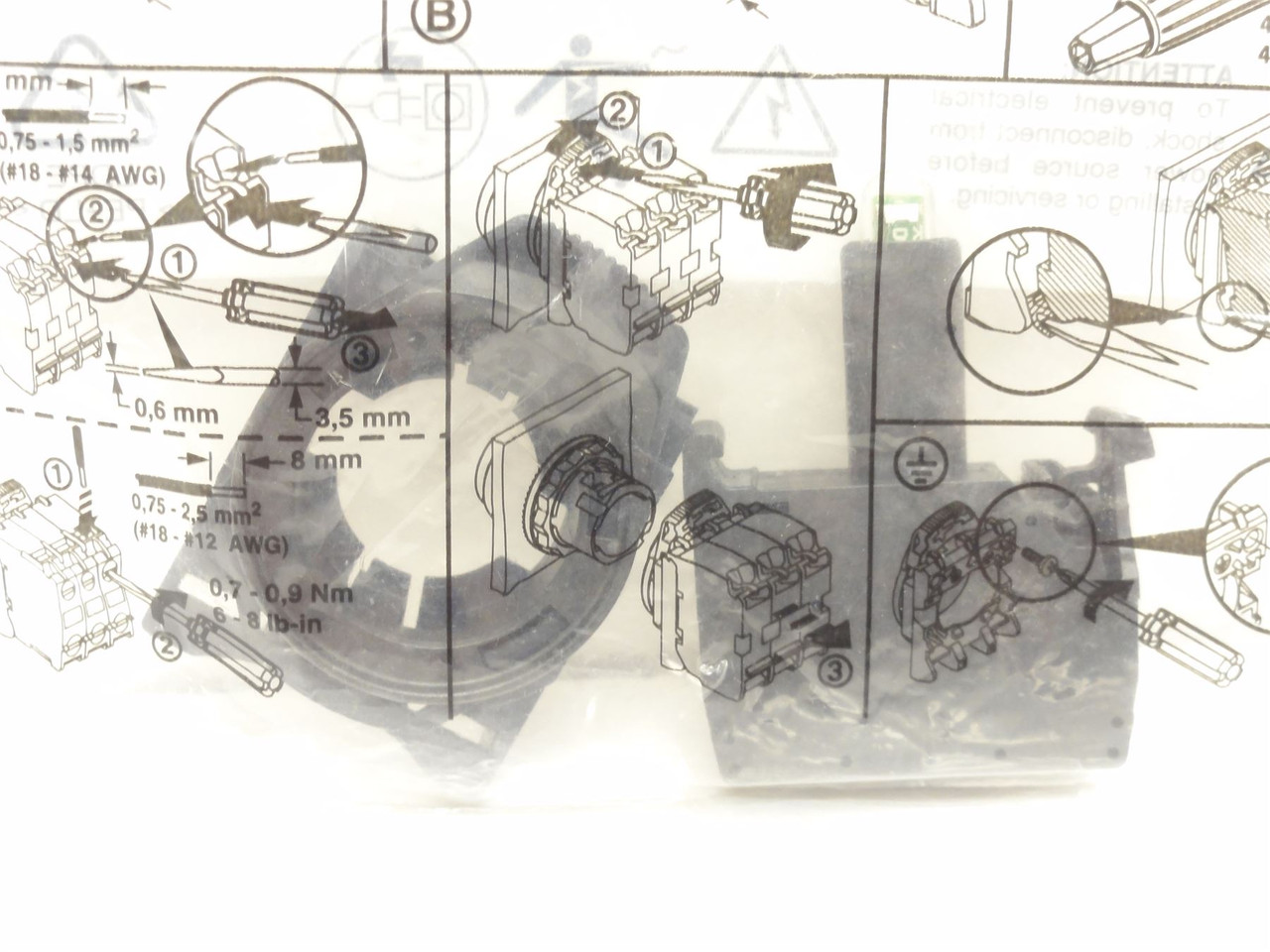 Allen-Bradley 800F-PN3W; White LED Module w/Latch