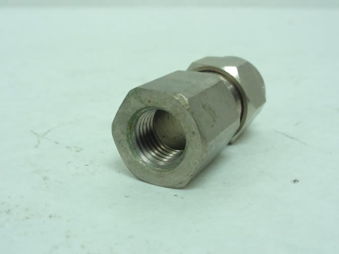 MFG- NS2405-08-04-SS; Tube Adaptor; SS; 1/2" Tube x 1/4 FNPT