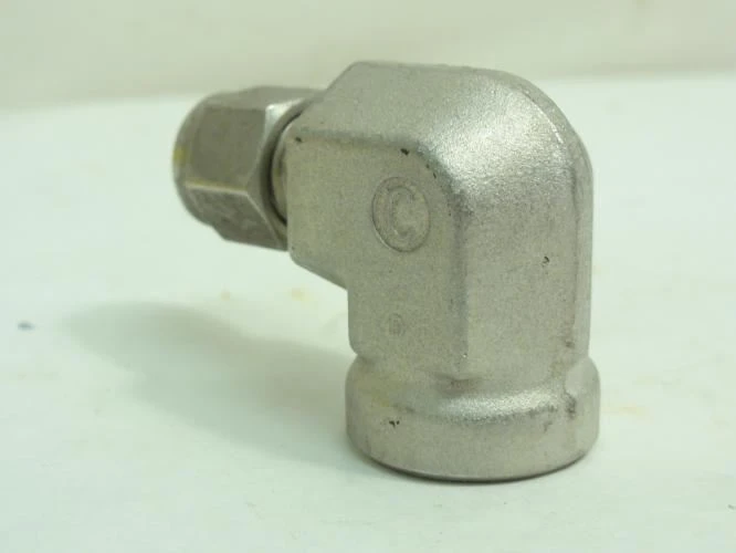 Swagelok SS-400-8-6; Air Elbow 90Deg SS-316 1/4" Tube; 3/8 NPT