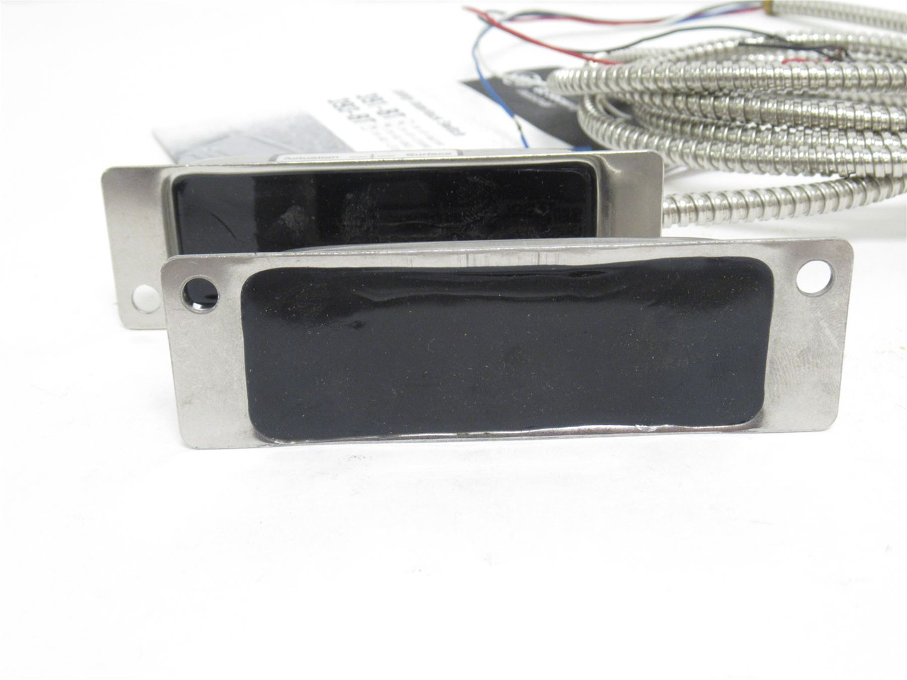 GE Security 391-BLT-06A; Safety Interlock Switch; 48VAC; 0.3A