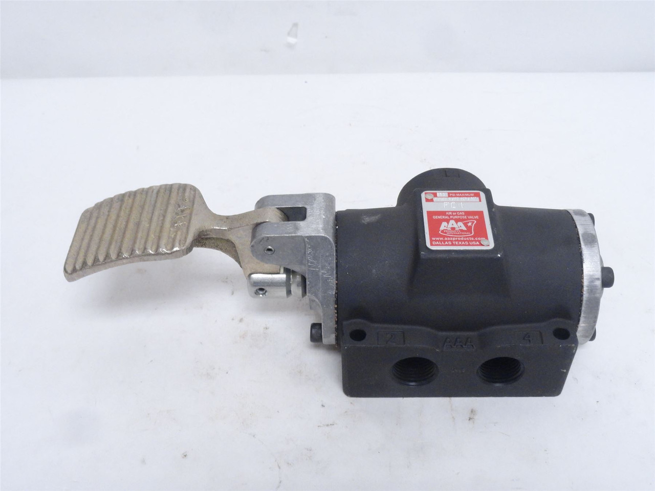 AAA Products F04; Pedal Operated Valve; 1/2 NPTF; 215 SCFM