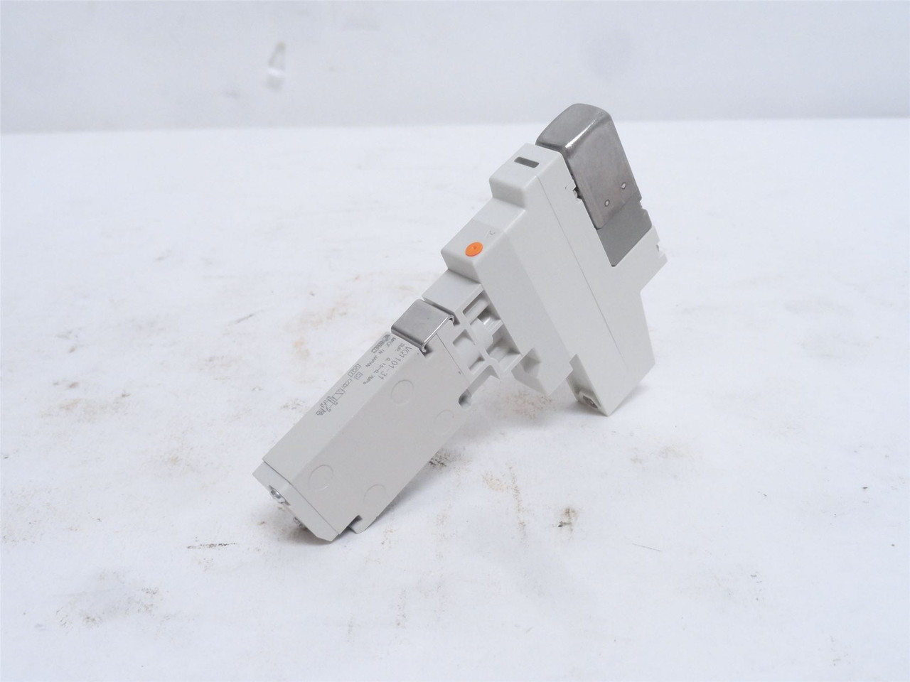 SMC VQ1101-31; Plug-In Solenoid Valve; 5-Port; 0.7MPa