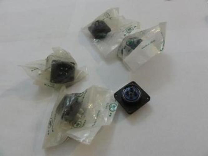 Nanaboshi NJW-244-RM; LOT-5 Circular Connector; 4 Pin; 15A; 250V