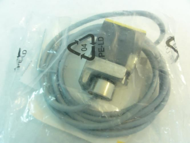 Turck 1335090; Proximity Switch; 20-250VAC; 10-300VDC
