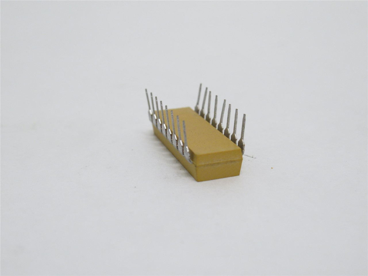 Bourns 4116R-1-472; Lot-28 Resistor 4.7 Kilohms; 2.25W; 100V