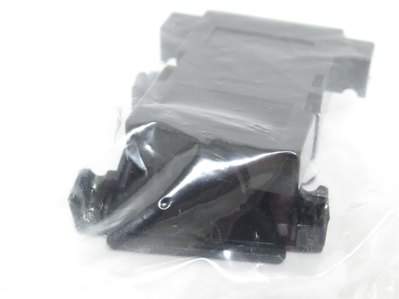 Norcomp 956-015-010R011; Lot-18 Connector Backshells; 15Pos