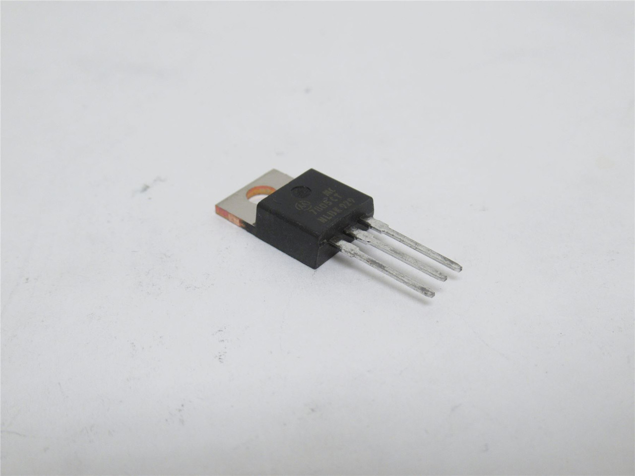TI 7805CT; Lot-10 Linear Voltage Regulators; 1.5A; 35V