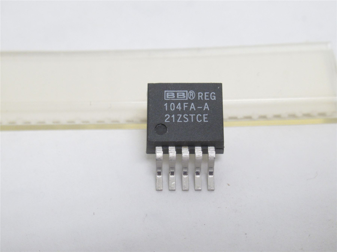 Burr Brown REG104FA-A; Lot-10 Voltage Regulator 2.2A Vref-5.5V