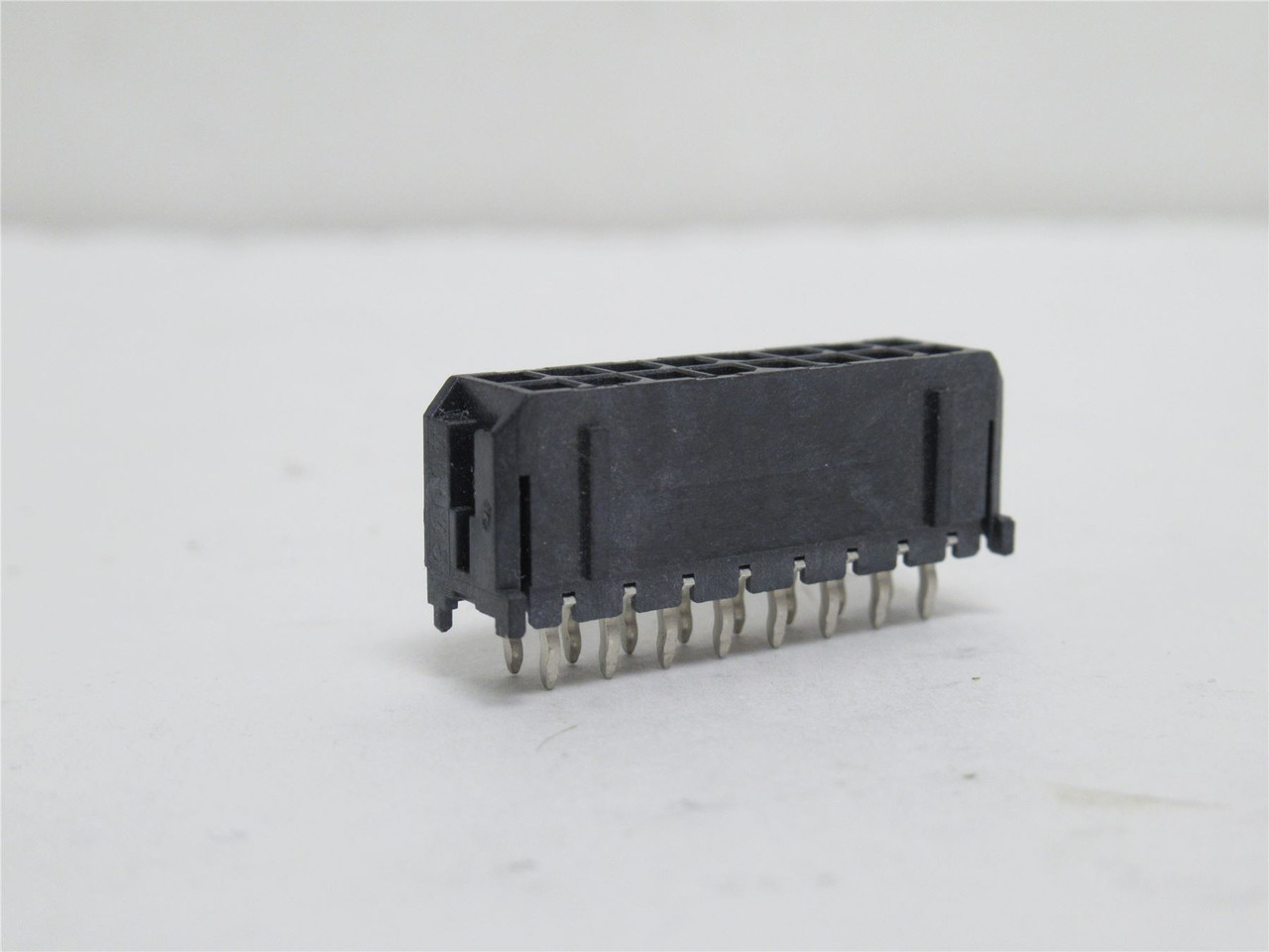 Molex 43045-1614; Lot-5 Header Connector; 16Pos; 2-Row; 600V