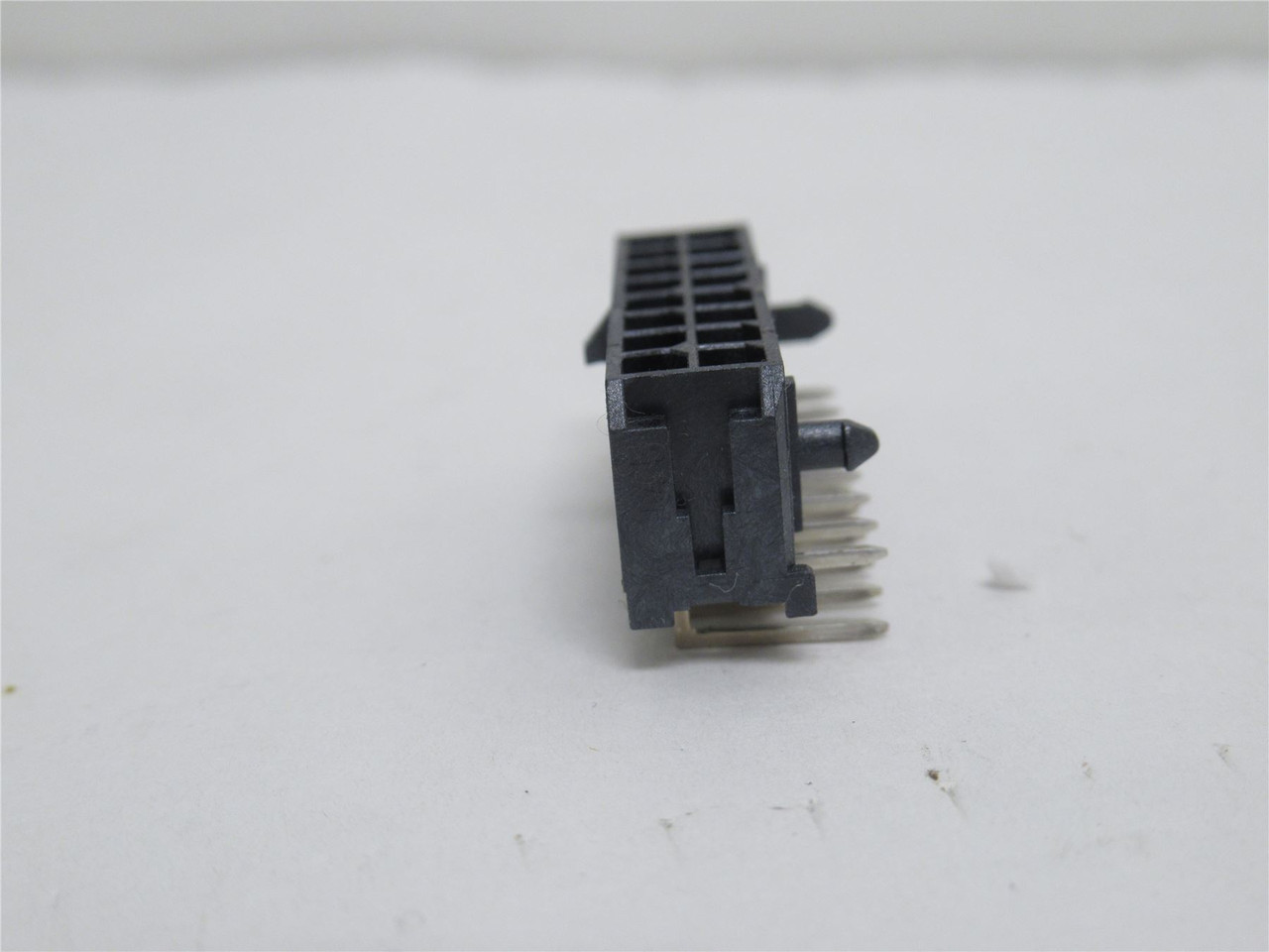 Molex 43045-1602; Lot-4 Header Connector; RA; 16Pos; 2-Row