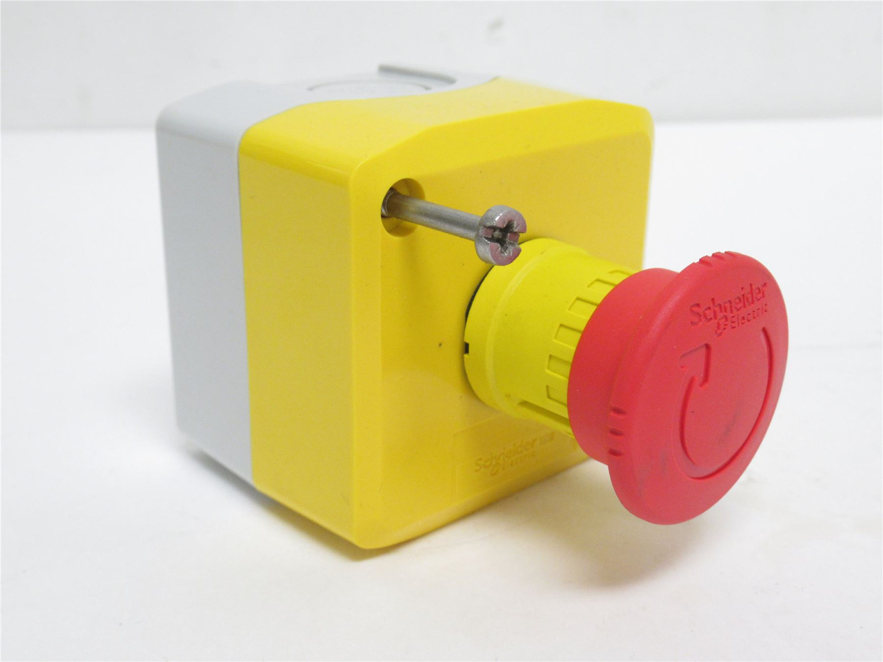 Schneider XALK178GH7; Pushbutton Switch 120V; 40mm Head; Red