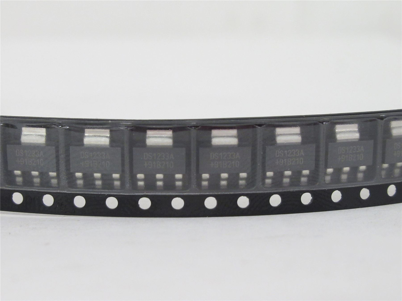 Dallas DS1233AZ-10+; Lot-20 IC Econoreset 3.3V; 10%