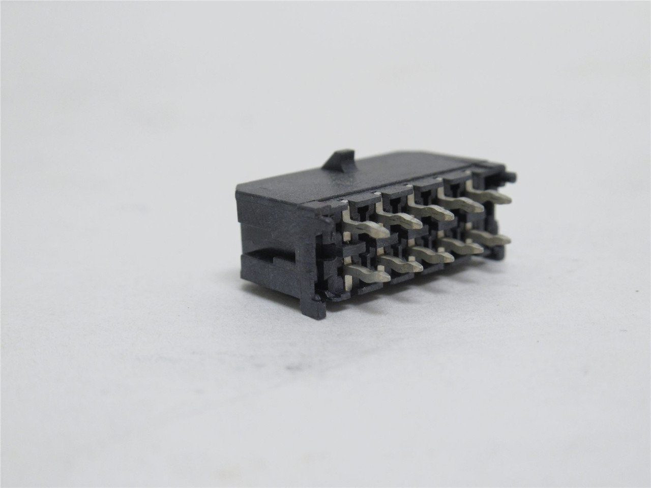 Molex 43045-1014; Lot-5 Header Connector; 10Pos; 2-Row; 600V