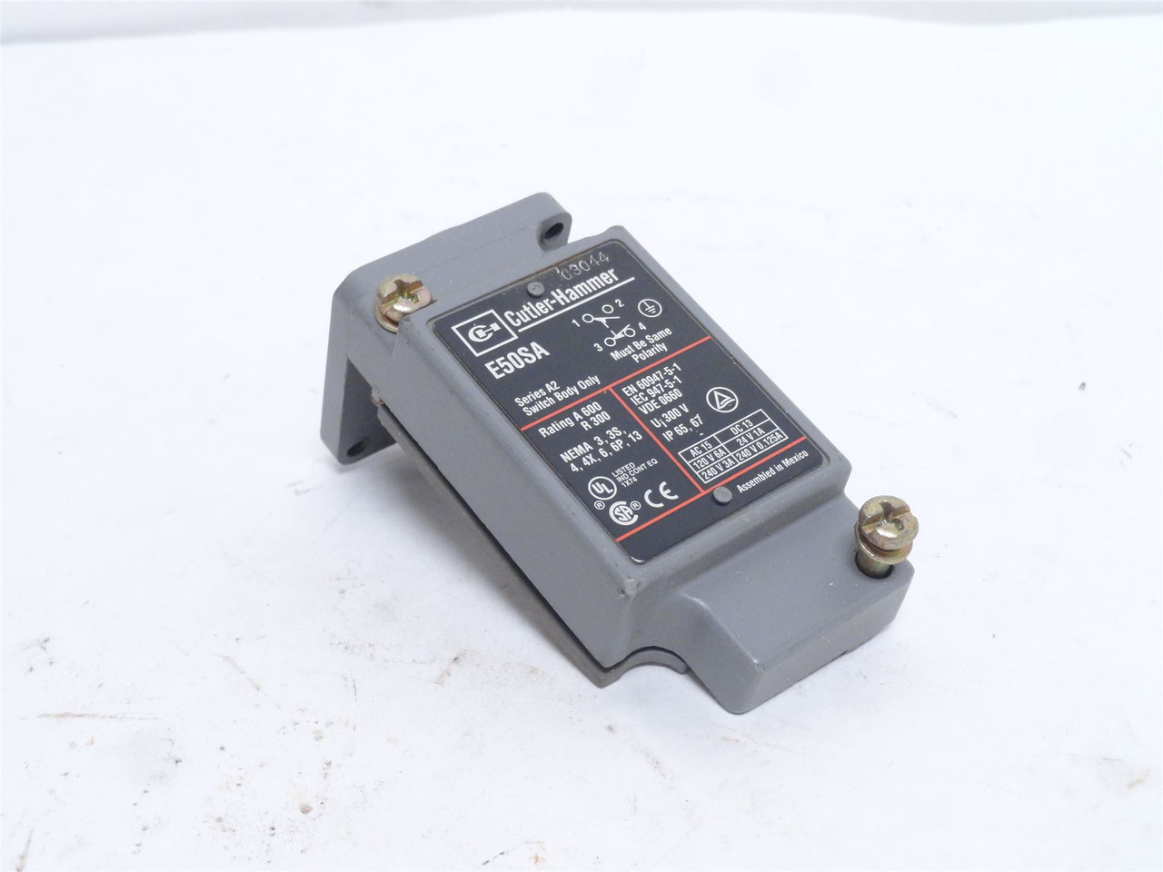 Cutler-Hammer E50SA; Limit Switch Body Only; DPST; 1NO; 1NC
