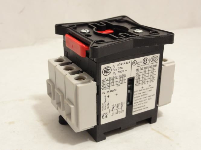 Telemecanique V2; Loadbreak Switchbody (Only) 32A; 600V