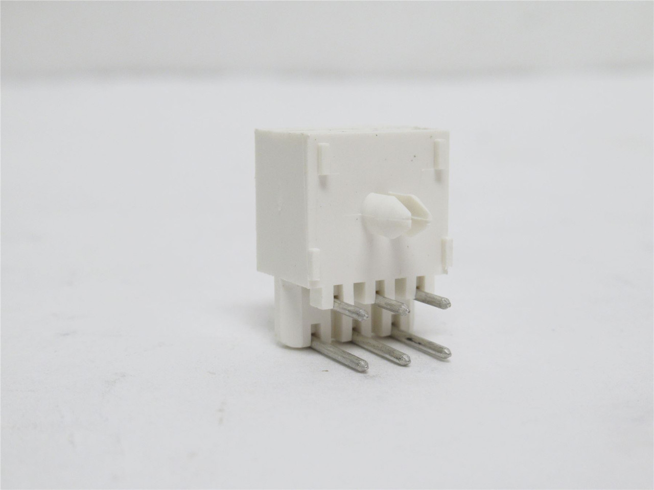 AMP 770969-2; Lot-5 Connector Header; RA; 6Pos; 4.14mm