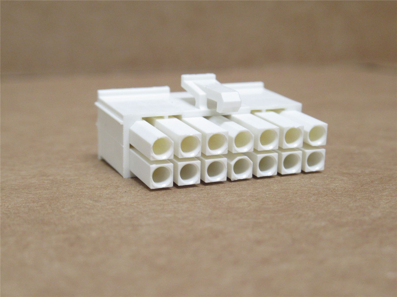 AMP 770582-1; Lot-10 Connector Header; 14Pos; 4.14mm