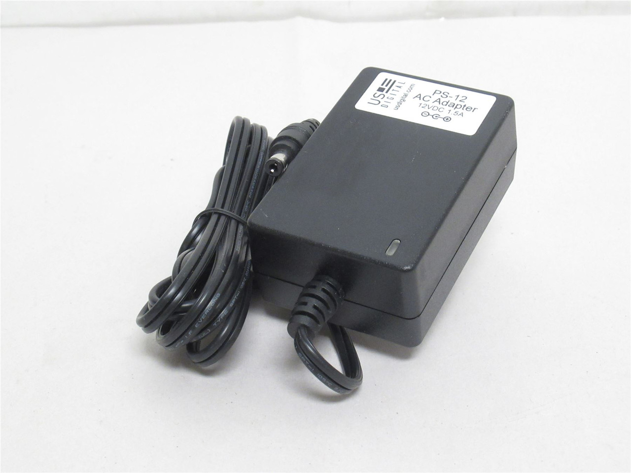 TRUMPower FSP018-DEDE1; Wall Adaptor 100-240VAC In; 24VDC Out