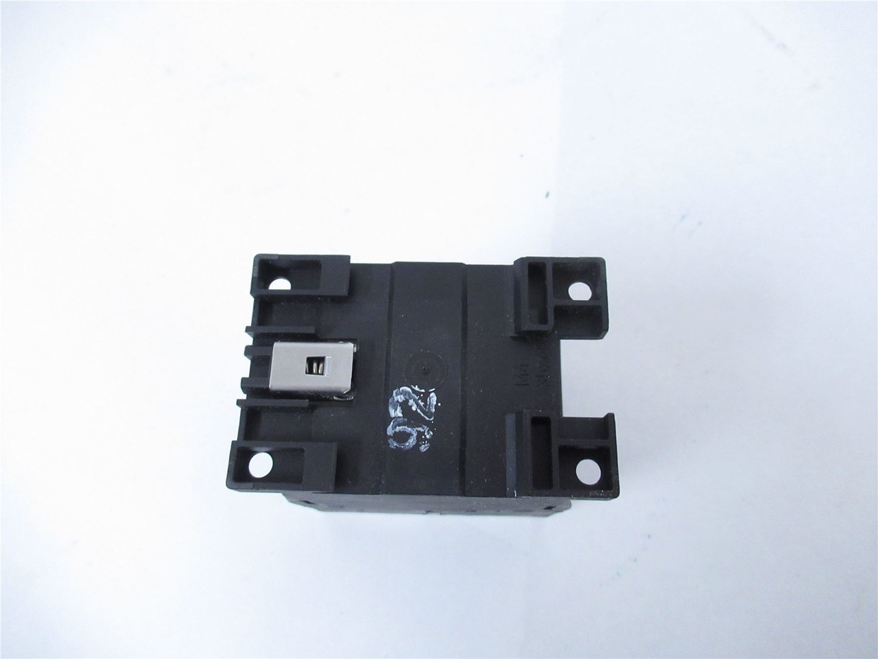 Eaton XTRE10B22A; IEC Control Relay: 120V AC; 10 A; 2NO/2NC