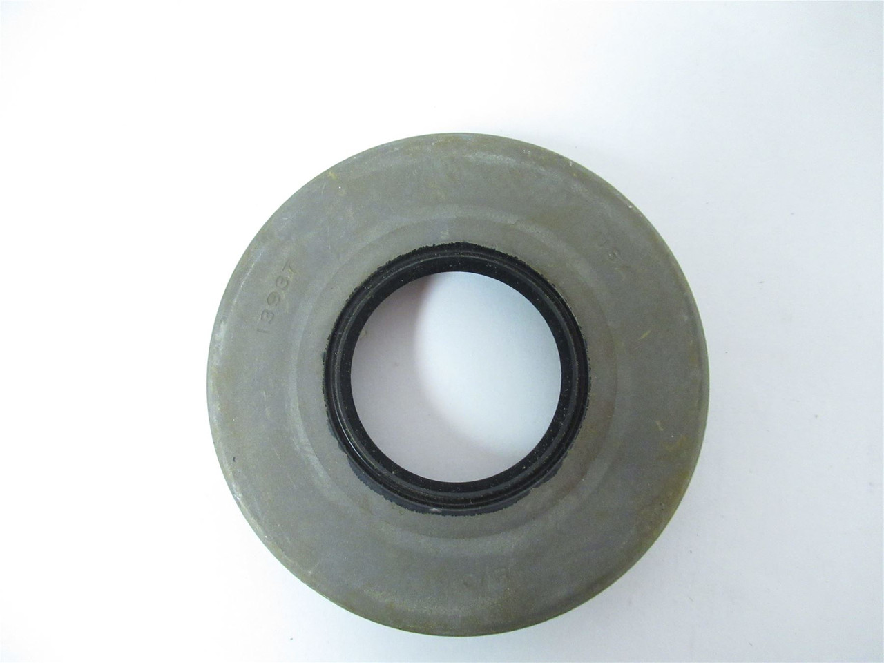 Chicago Rawhide 13937; OIL SEALS 1.375"ID 3.000"OD .500"W