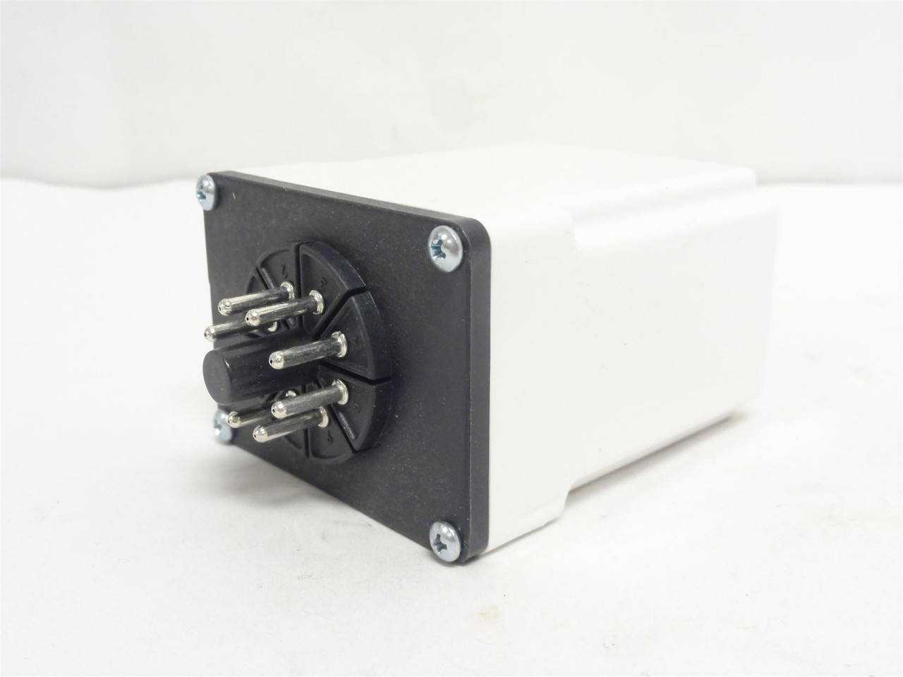 Dayton 1EGC8; Time Delay Relay 10A; 120VAC/DC; 1.8s-3m; 8-Pin