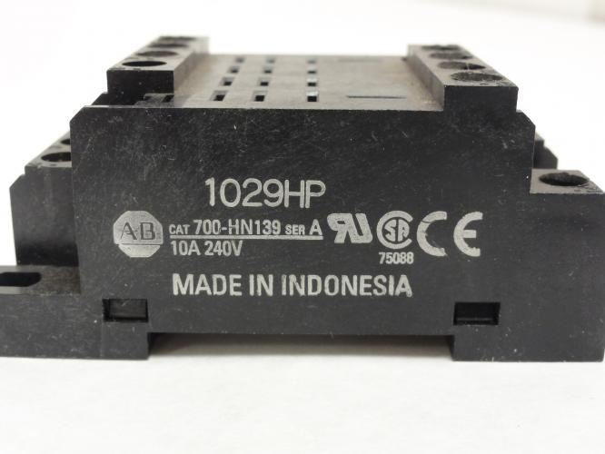 Allen-Bradley 700-HN139; Relay Socket; 10A; 240V; 14-Blade