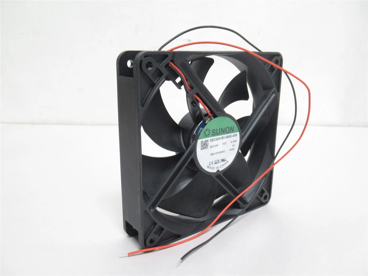 Sunon EEC0251B1-000U-A99; Axial Fan; 120mm x 120mm; 12VDC