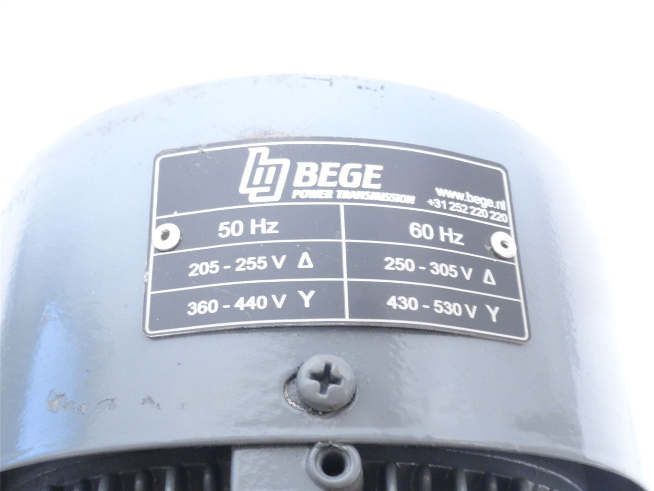 Bege 5AZ71C-8; AC Motor; 0.2kW; 277/480V; 840RPM; 3PH; 60Hz