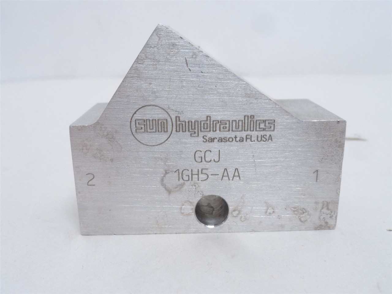 SUN GCJ; Line Mount Manifold; SAE-8 Port Size