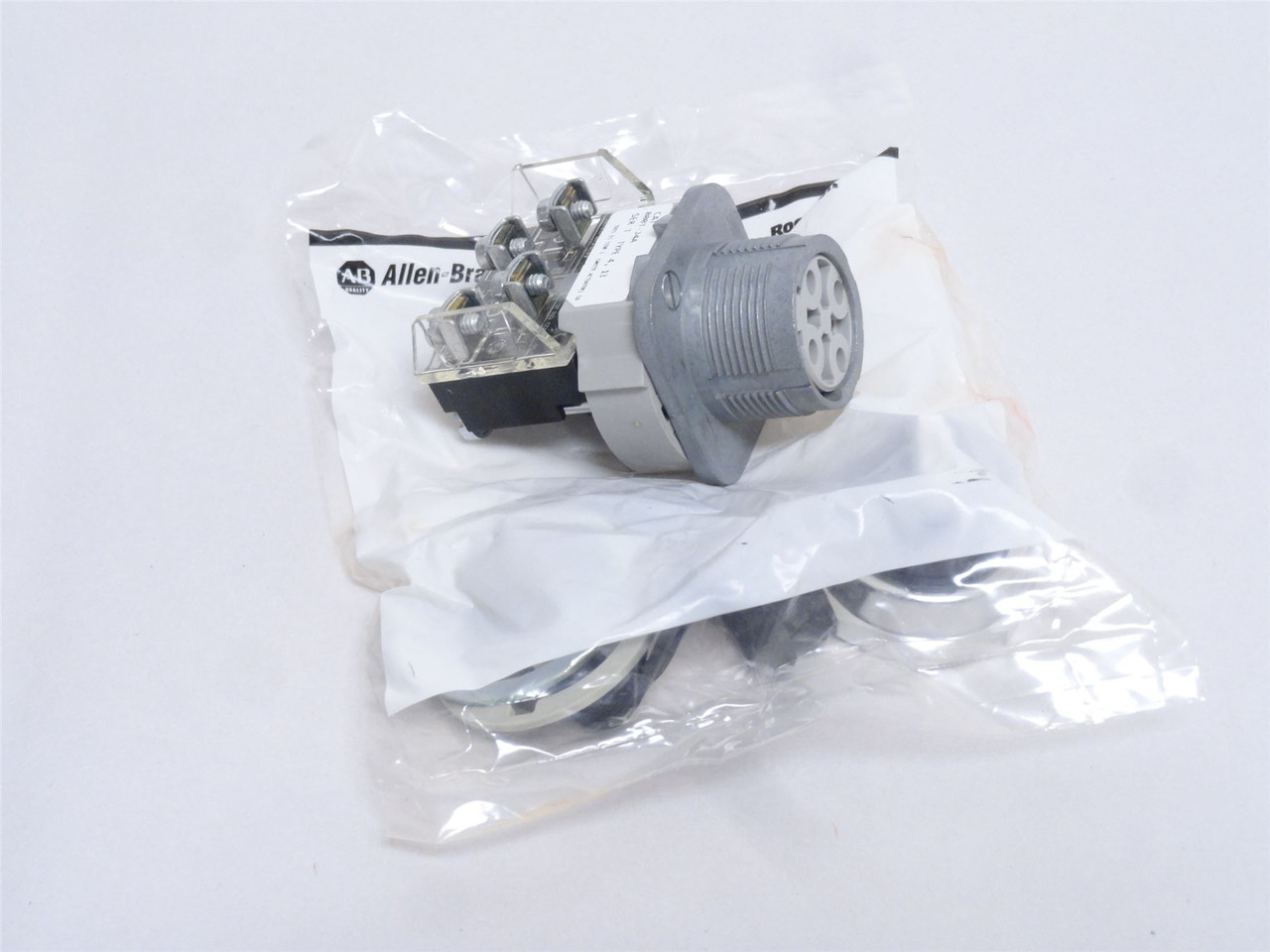Allen-Bradley 800T-J4A; Selector Switch; 3-Pos; 10A; 600VAC