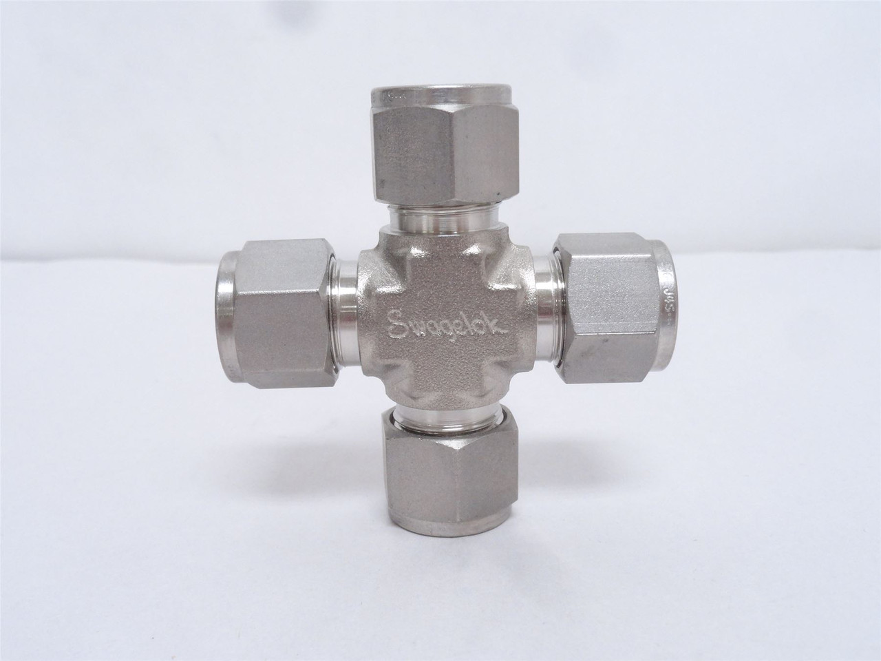 Swagelok SS-810-4; Air Tube Tee; SS-316; 1/2" x 1/2" x 1/2"