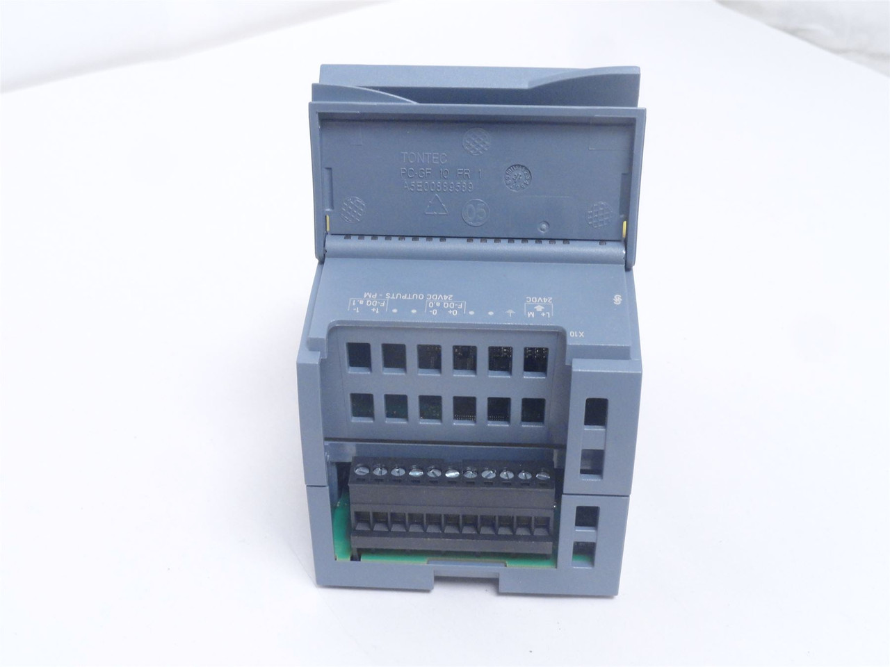 Siemens 6ES7 226-6DA32-0XB0; Digital Output Module; 24VDC