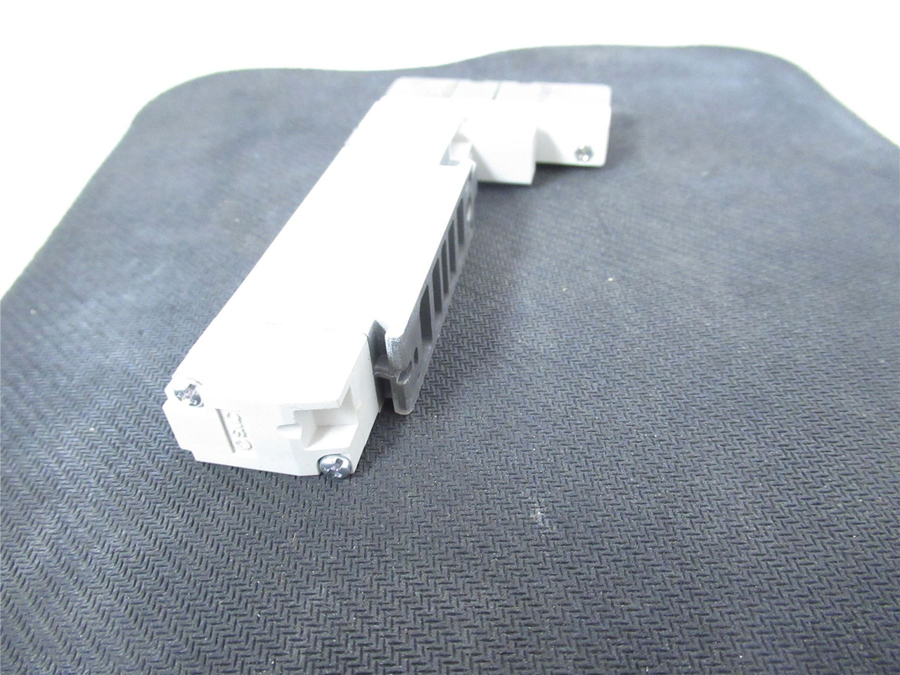 SMC VQC2200N51; Pneumatic Solenoid 5 Port 24 VDC