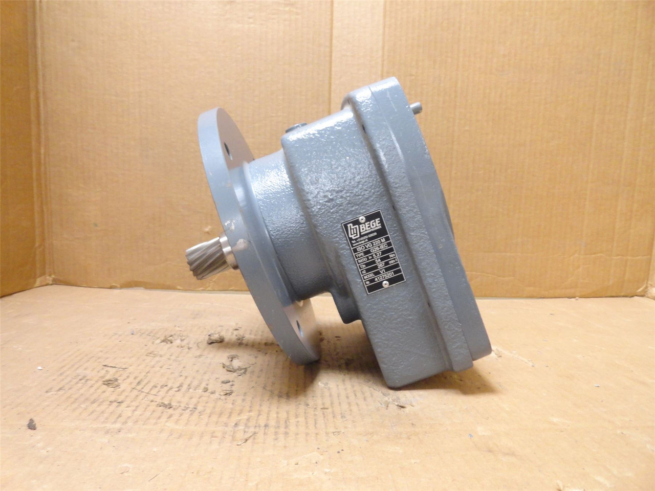 Bege V1; Gear Reducer G26-IEC; 5.27:1 Ratio; ISOVG220M
