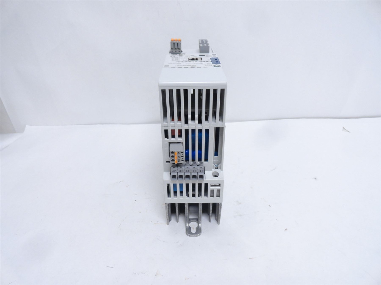 Lenze E84AVSCE7514SX0; Inveter Drive 8400 .75kW 1HP 400/500VAC
