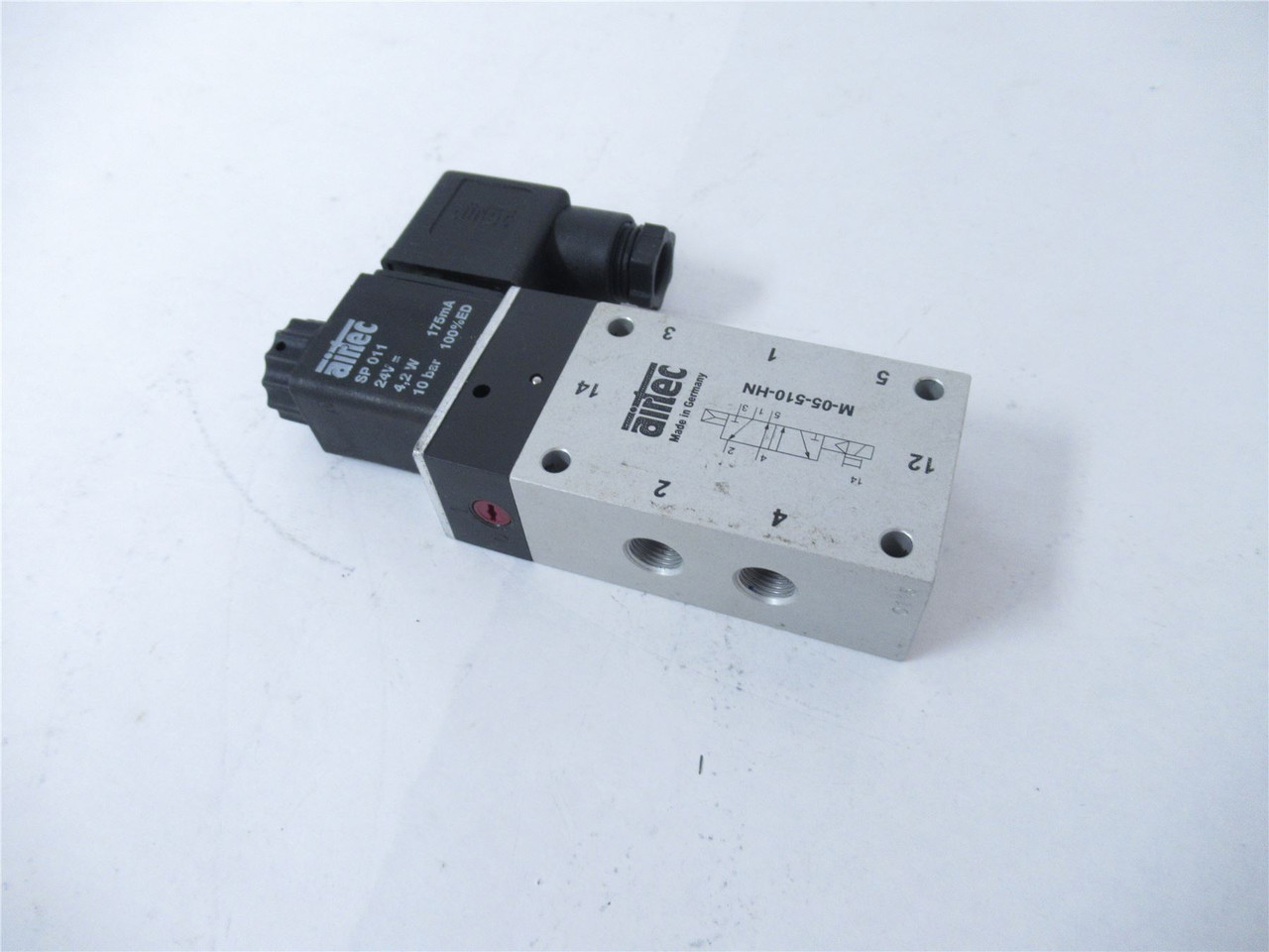 Airtec M-05-510-HN; Solenoid Valve  no Mounting screws